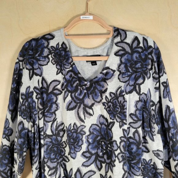 Avenue Gray Black Roses V Neck Long Sleeve Sweater Women Size 22/24 - Picture 6 of 9